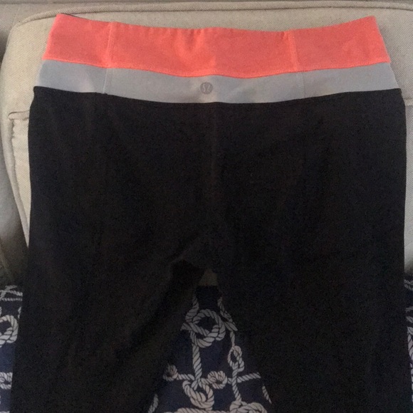 Reversible Lu lu lemon pants - Picture 2 of 2